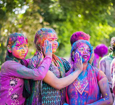 Protecting Your Glow: Holi Skincare Before and After the Festivities